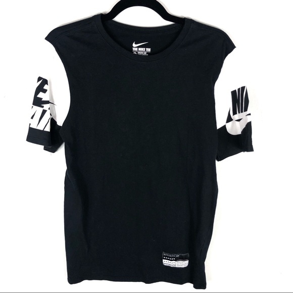 Nike Other - Nike sleeve logo tee N22